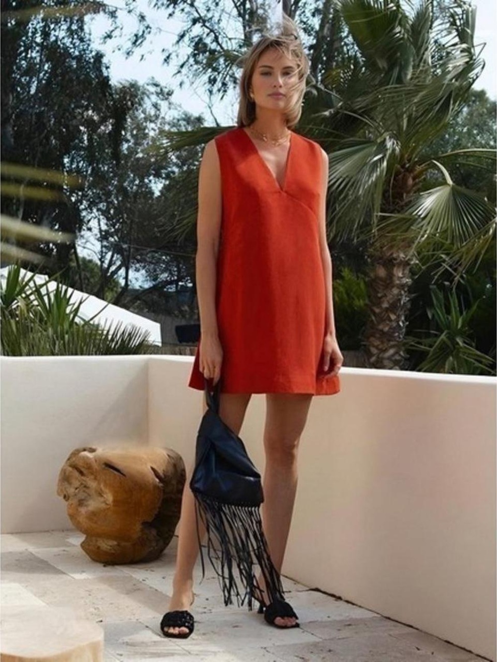 Commense Sleeveless V-Neck Shift Dress